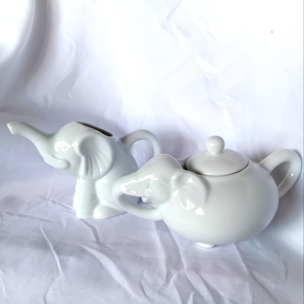 Abbott White Elephant Tea Set Creamer And Sugar